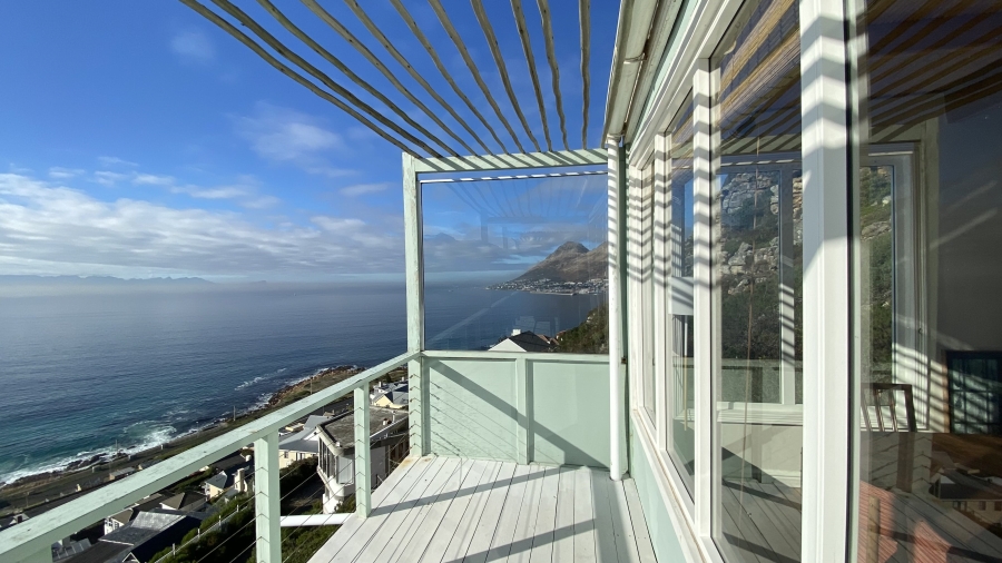 3 Bedroom Property for Sale in Cairnside Western Cape